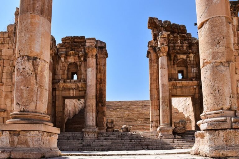 1 Day Jerash Explore the remarkable ancient ruins of Jerash, Jordan with grand stone columns and impressive architecture.